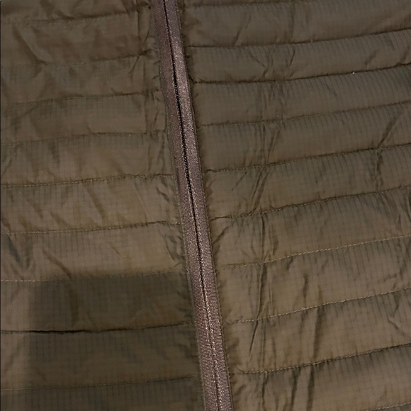 Eddie Bauer Olive Green Women's Puffer Vest - Picture 8 of 10